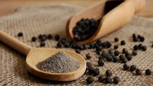 فلفل سیاه؛ ادویه‌ ای طبیعی برای تسریع کاهش وزن و چربی سوزی