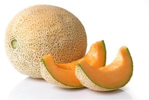 ملون؛ میوه‌ ای سالم یا خطرناک؟ بررسی علمی شایعه تراریخته بودن