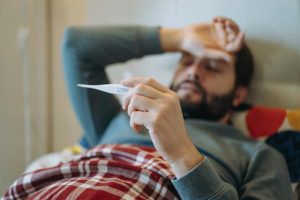 تب‌ های ناشناخته در بدن؛ علائم هشدار و علت ها