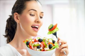 توصیه‌ های طب سنتی برای تغذیه سالم و تنظیم مزاج
