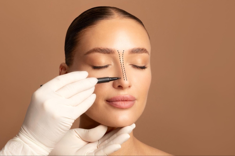 عمل بینی برای چه کسانی خطرناک است؟ راهنمای جامع پیش از جراحی زیبایی بینی