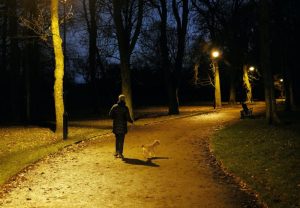 پیاده‌ روی بعد از شام؛ ساده‌ ترین راه برای بهبود هضم، قند خون و خواب