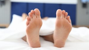 بی حسی پاها از زانو به پایین؛ علل شایع، روش های تشخیص و راهکارهای پیشگیری