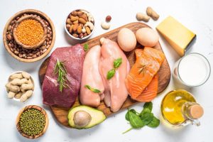 رژیم‌های پرپروتئین؛ چرا مصرف بیش از حد خطرناک است و چگونه نیاز واقعی بدن را تأمین کنیم