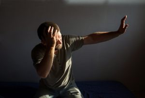 حساسیت به نور؛ یکی از نشانه‌ های مهم میگرن و اختلالات عصبی مرتبط با سردرد