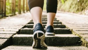 چه افرادی نباید پیاده‌ روی طولانی انجام دهند؟