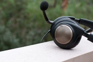 آسیب‌ های استفاده یک‌ طرفه از هدفون و اثرات بلند مدت بر شنوایی