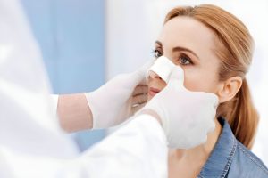 رفع و پیشگیری از گرفتگی بینی پس از جراحی زیبایی