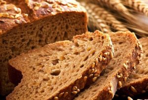 نان سبوس‌ دار یا چندغله: راهنمای کامل انتخاب نان سالم و واقعی برای خرید