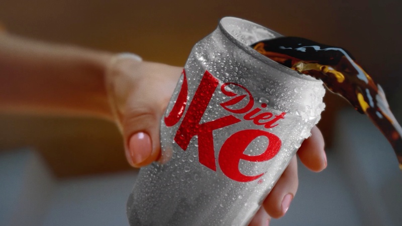 نوشابه‌ های رژیمی و تأثیرات مخرب بر مغز: چرا باید مصرف روزانه آنها را محدود کرد؟