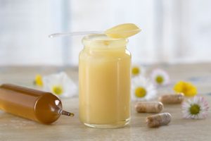 ژل رویال: مکمل طبیعی برای بهبود سلامت اسپرم و باروری مردان