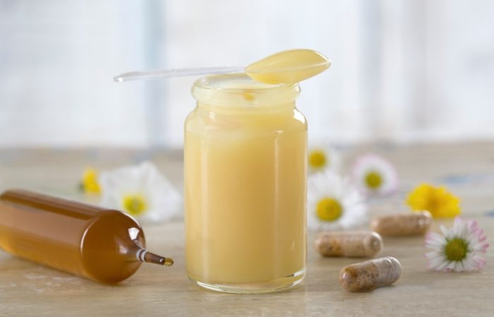 ژل رویال: مکمل طبیعی برای بهبود سلامت اسپرم و باروری مردان