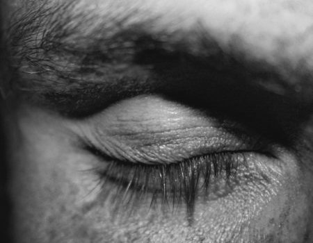 درمان تنبلی چشم بزرگسالان با خاموش سازی موقت شبکیه چشم