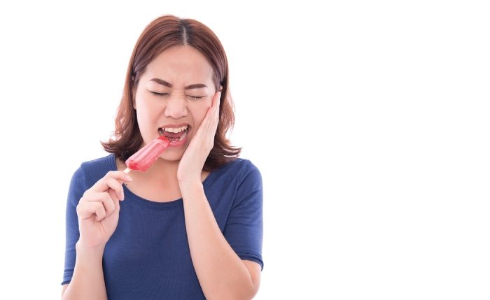 دلایل حساس شدن دندان‌ ها و روش‌ های پیشگیری و درمان آن