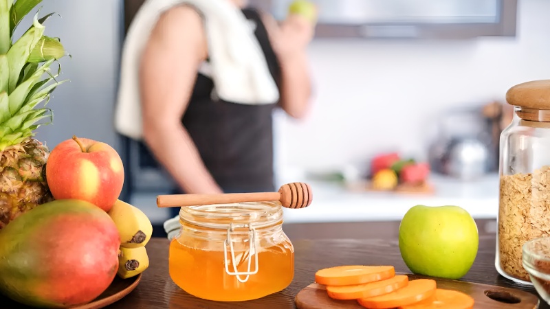 فواید عسل برای ورزشکاران؛ از افزایش انرژی و استقامت تا بهبود ریکاوری پس از تمرین
