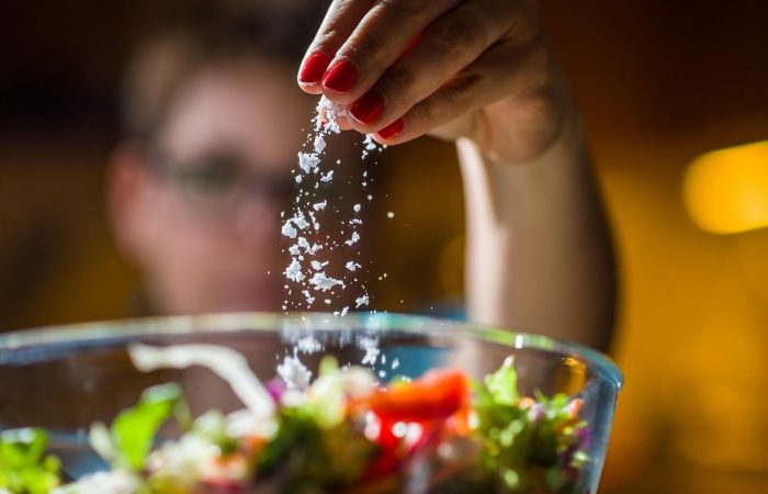 آیا اضافه کردن نمک به غذا خطر افسردگی را افزایش می دهد؟ یافته های جدید پژوهشی