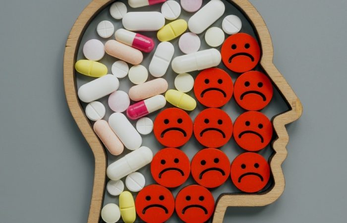 آیا داروهای اعصاب اعتیاد آورند؟ تفاوت وابستگی، عوارض و ترک داروهای روانپزشکی